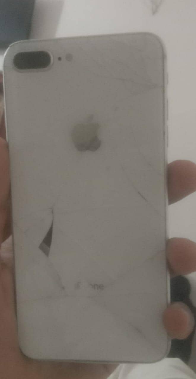 Apple iPhone 8 Plus 5