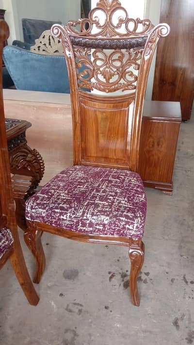 chionoti dinning table with 6 chairs and top mirror