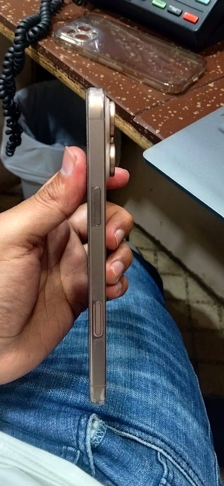 Apple iPhone 16 Pro Max 4