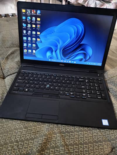 Dell latitude 5580 i7 7th gen 16gb ddr4 ram 256gb SSD 2gb GPU
