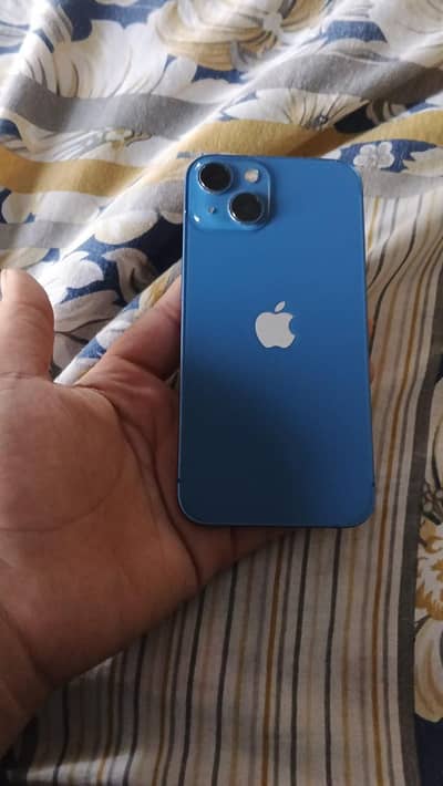 Apple iPhone 13