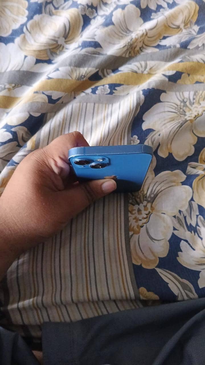 Apple iPhone 13 1