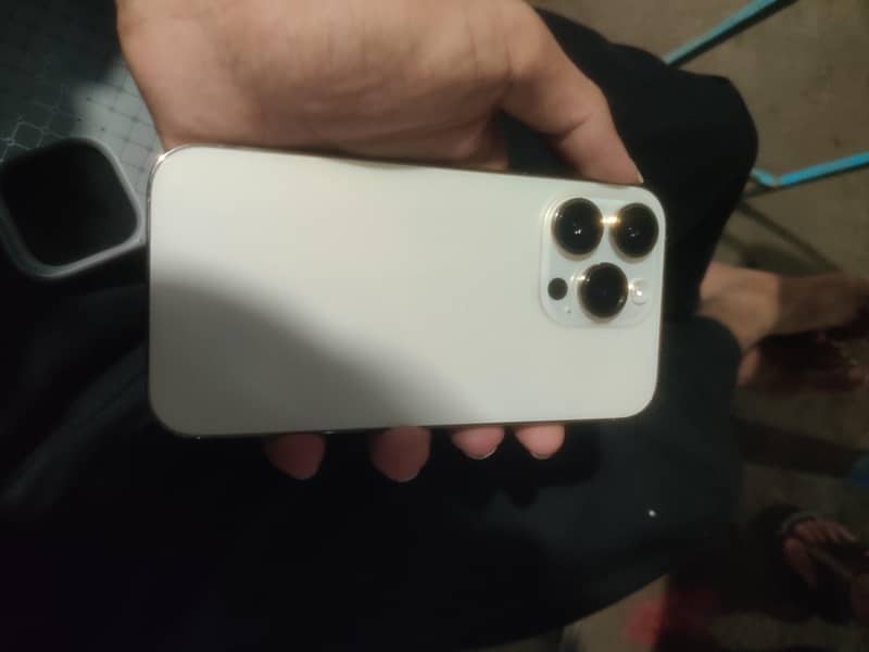 Apple iPhone 14 Pro 1