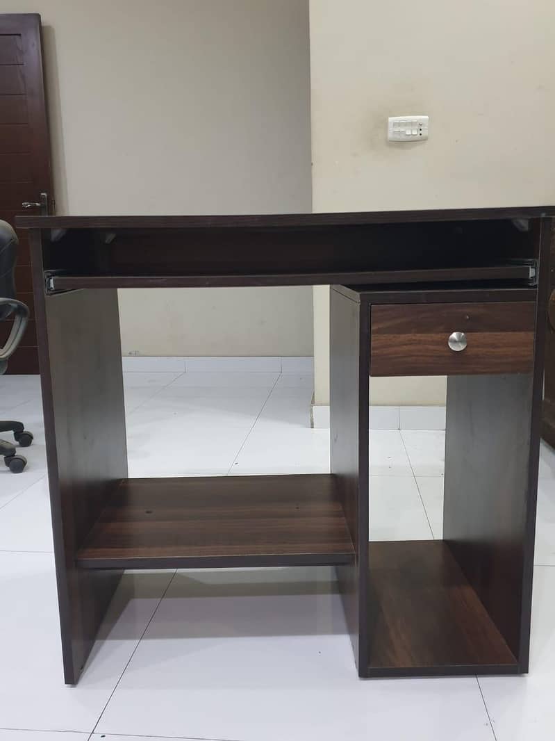 Computer table and chair 0