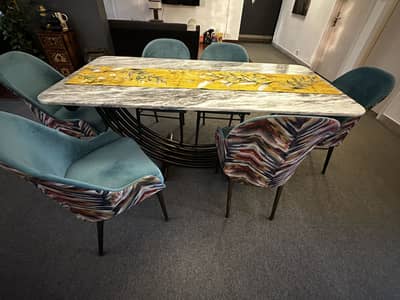 6 seater dinning table (premium look)