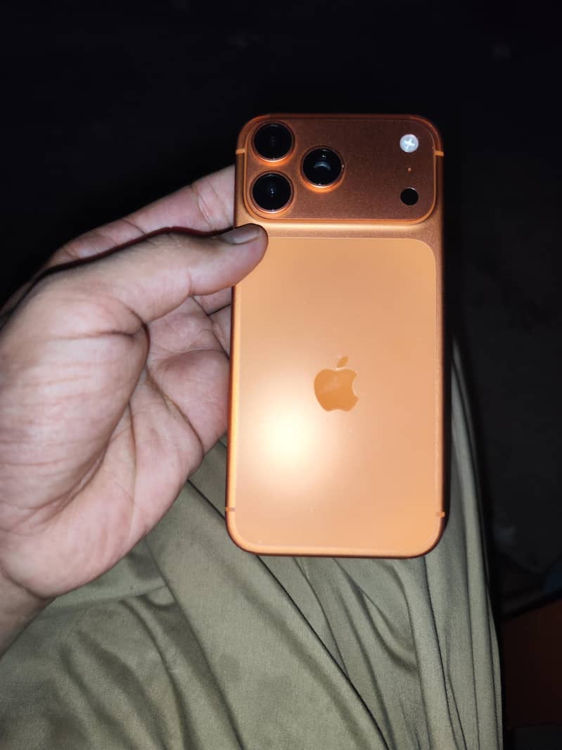 Apple iPhone 17 Pro Max 1