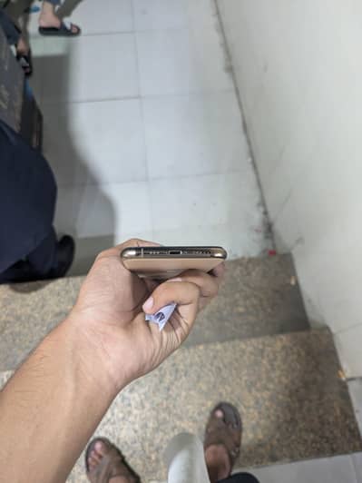 iphone 11pro golden