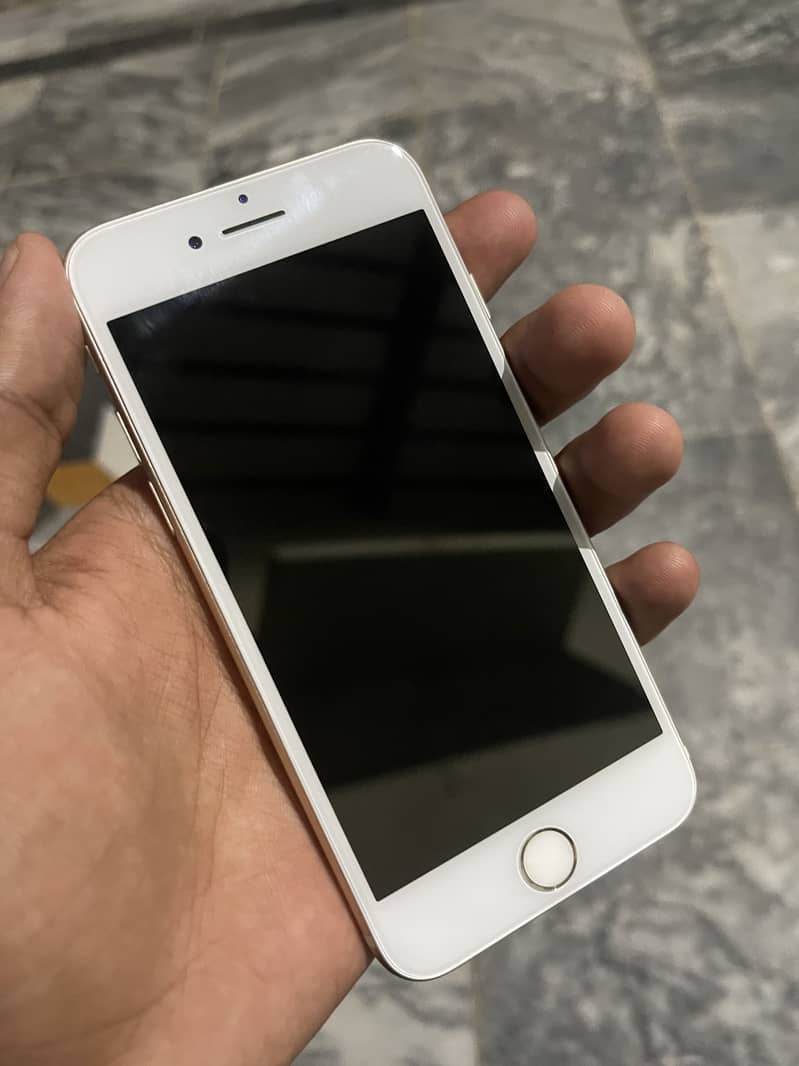 Apple iPhone 7 0