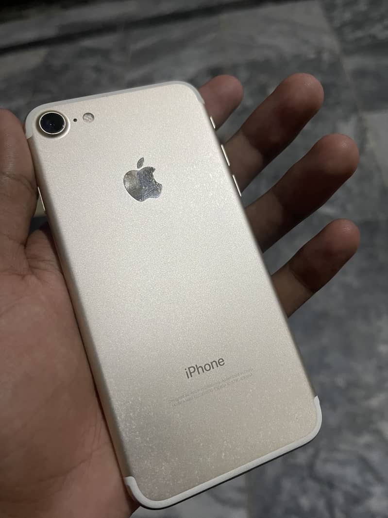 Apple iPhone 7 1