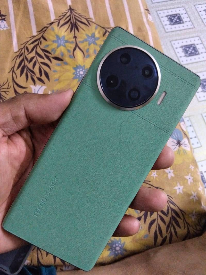 Tecno Spark 20 Pro Plus 4