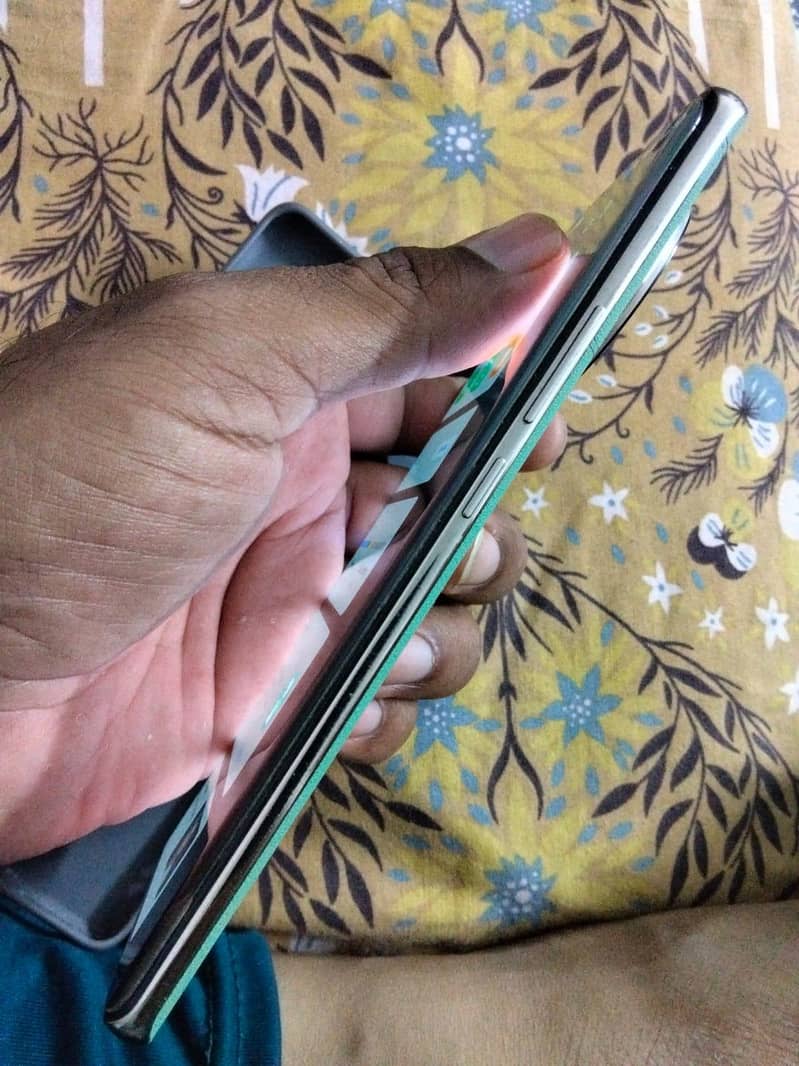 Tecno Spark 20 Pro Plus 6