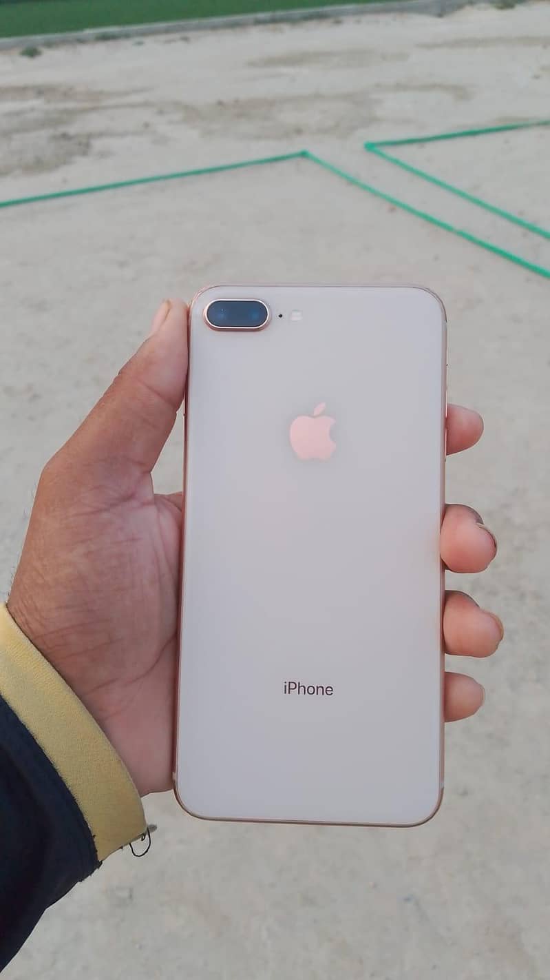 Apple iPhone 8 Plus 0