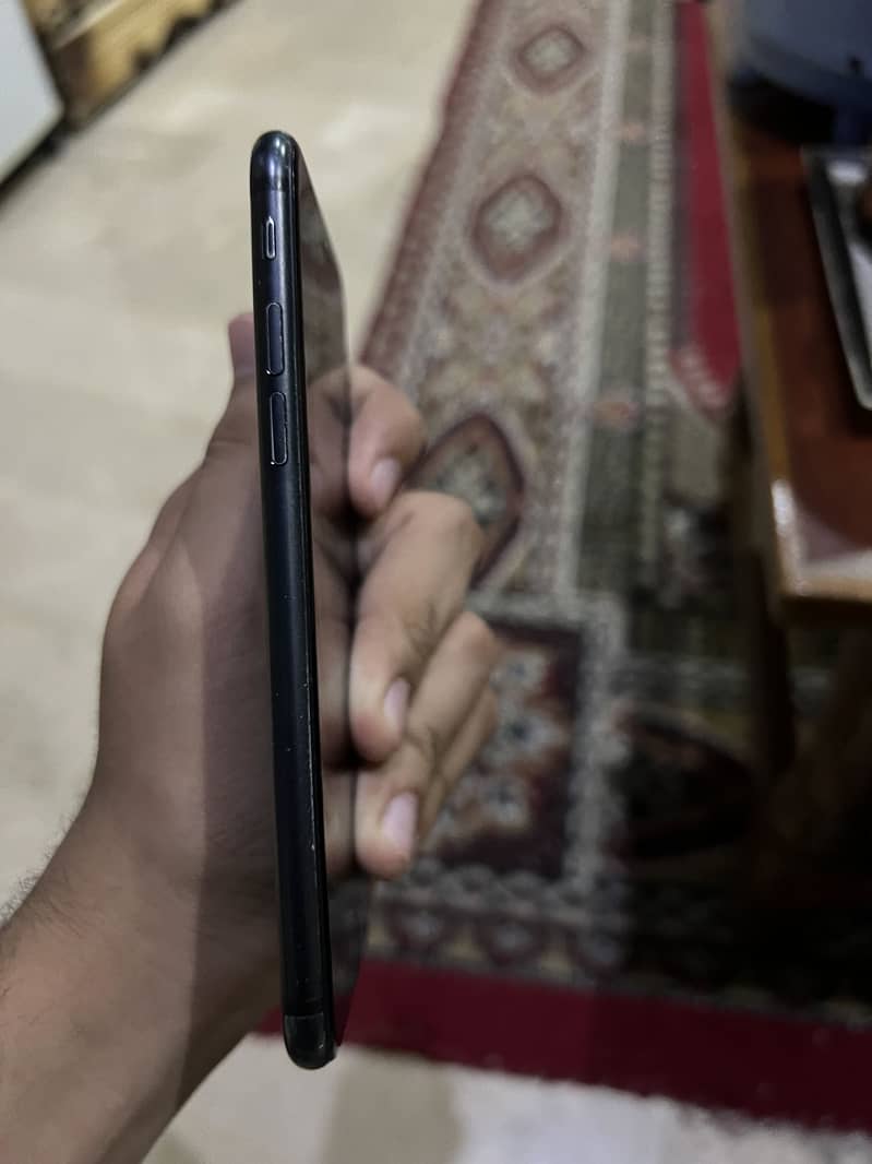 Apple iPhone 7 0