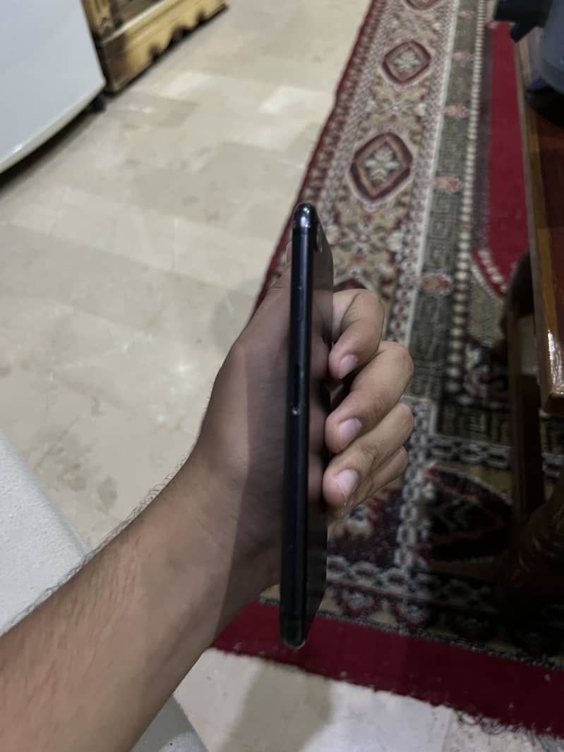Apple iPhone 7 1