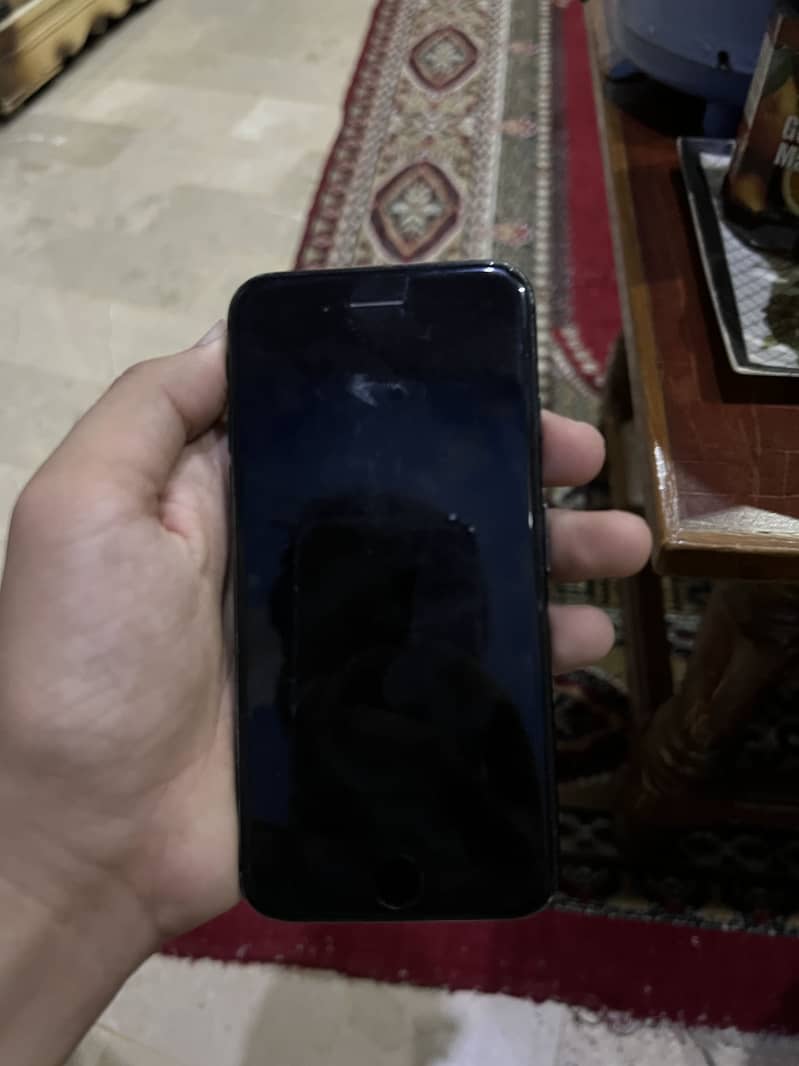 Apple iPhone 7 2