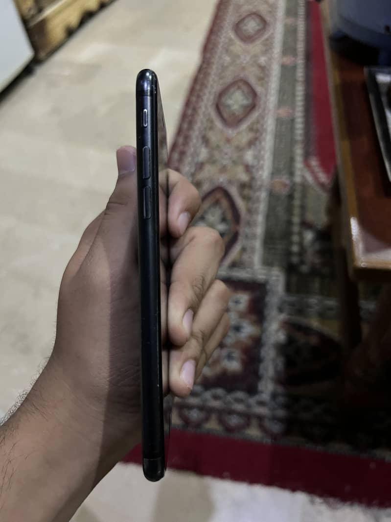 Apple iPhone 7 3