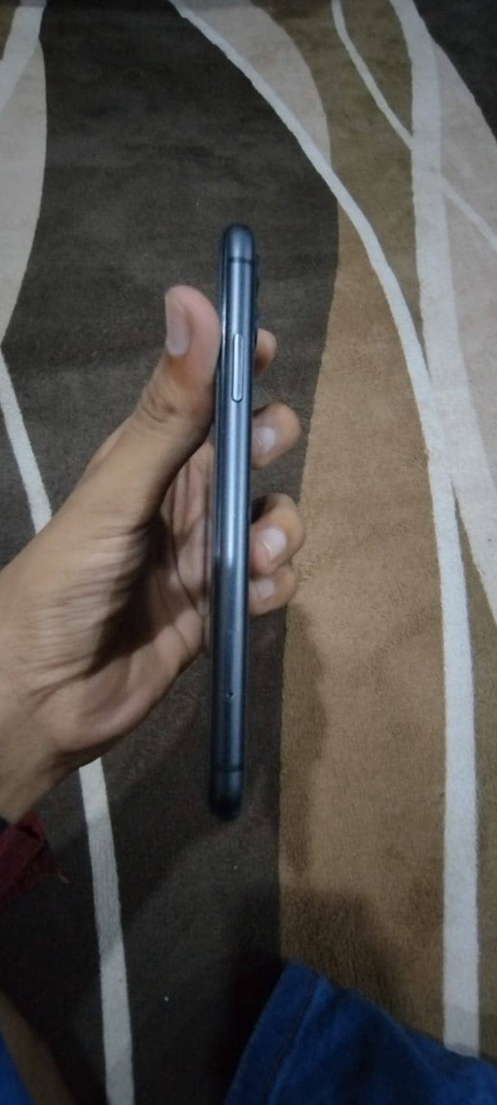 Apple iPhone 11 4