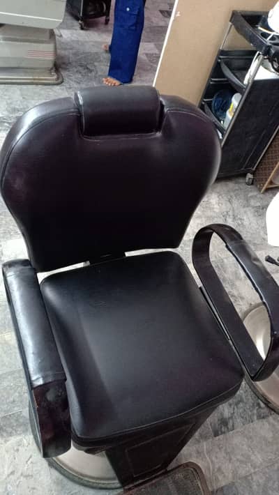 Beauty salon & gym accessories