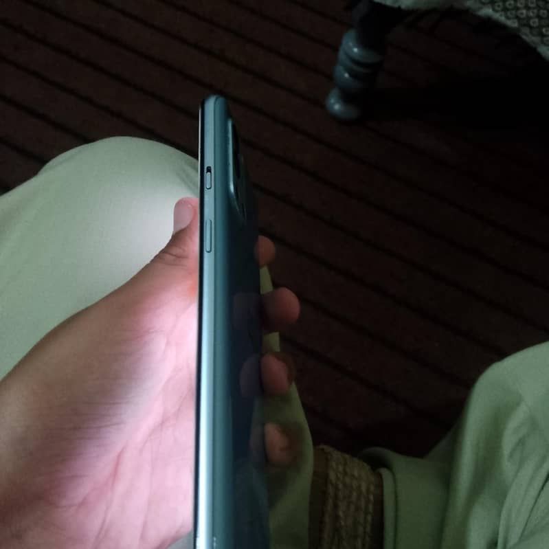 One Plus 9R 1