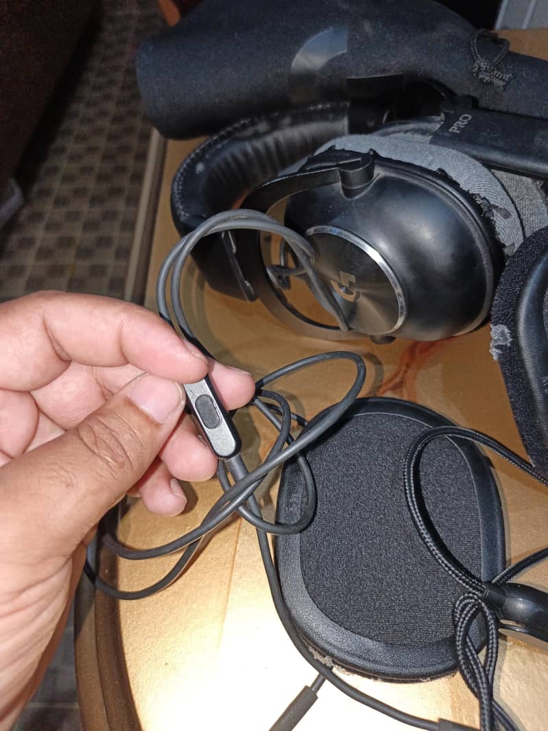 logitech pro 4