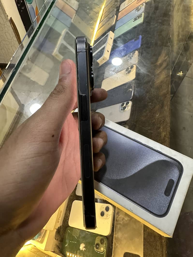 Iphone 15 pro 4
