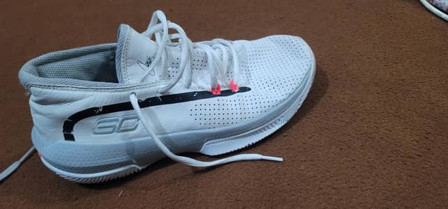 100% original under Armour full neat&clean condition size 7 condition
