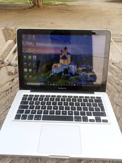 Apple MacBook Pro (Core i5 / 8GB RAM / 120GB SSD) - Windows 10 Install