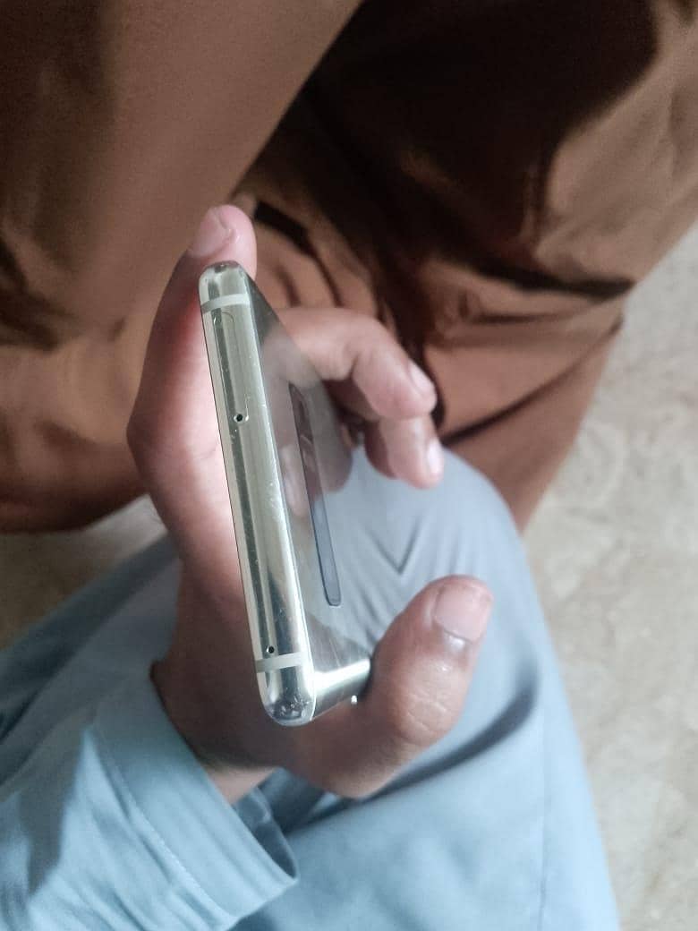 Samsung Mobile Note 8 1