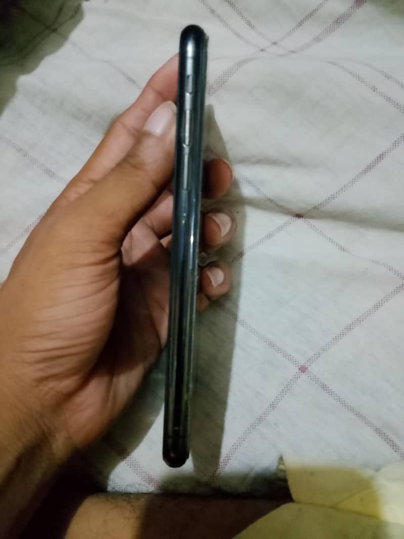 Apple iPhone XS 3