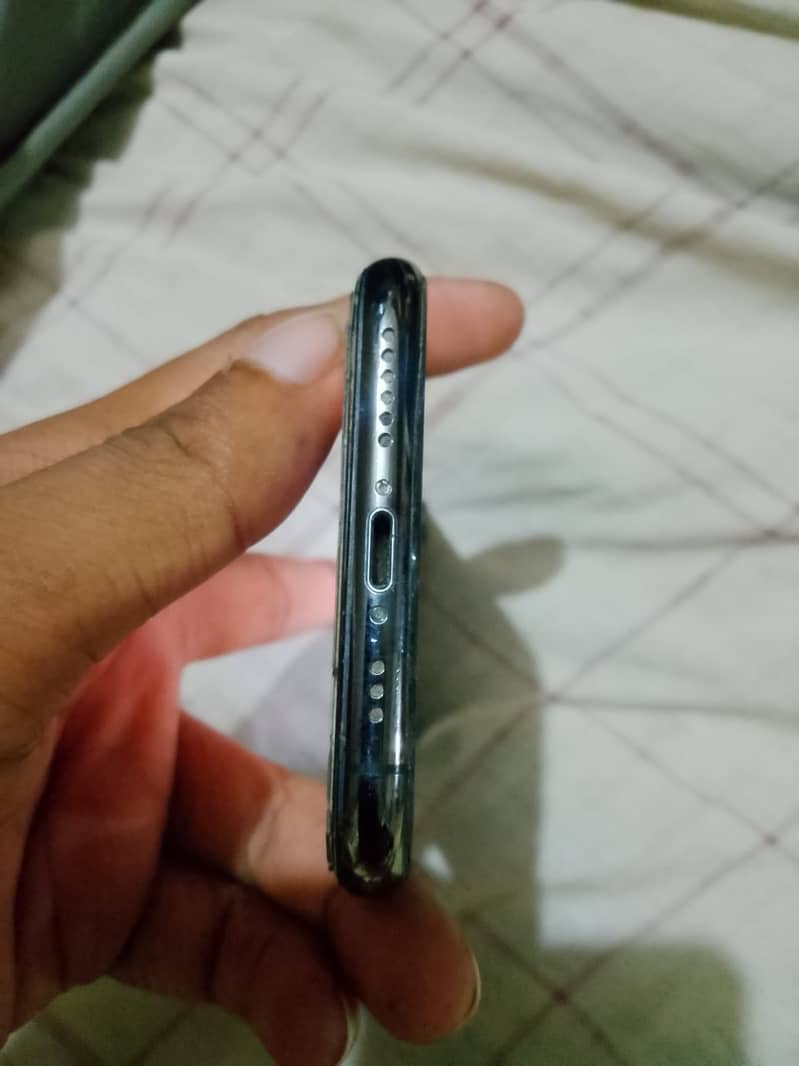 Apple iPhone XS 5