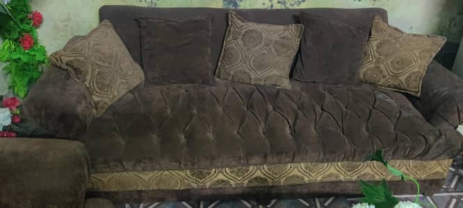 5 seater sofa set looking like a nee