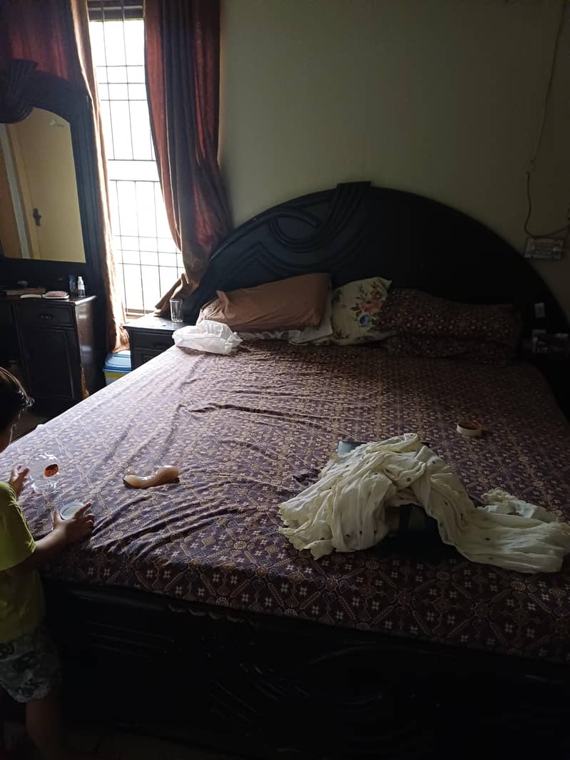 Double bed with dressing 1