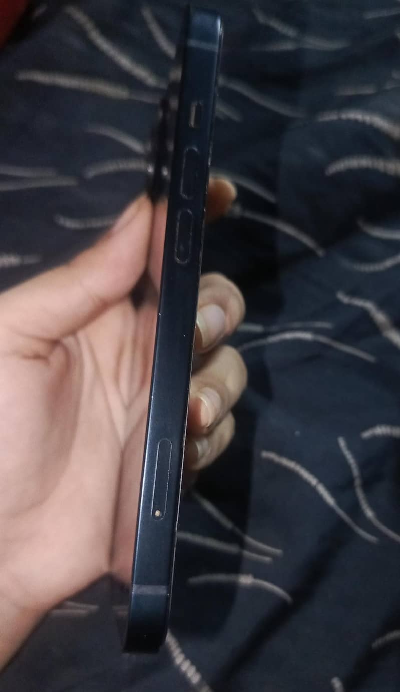 Apple iPhone 13 1