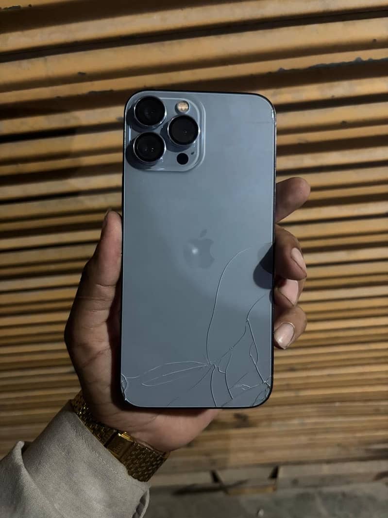 Apple iPhone 13 Pro Max 11