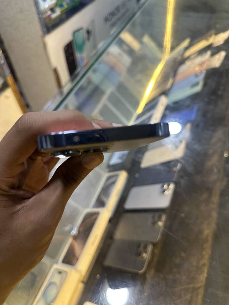 Apple iPhone 13 Pro 3