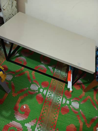 table in excellent condition 10 by 10 condition. . . used one month