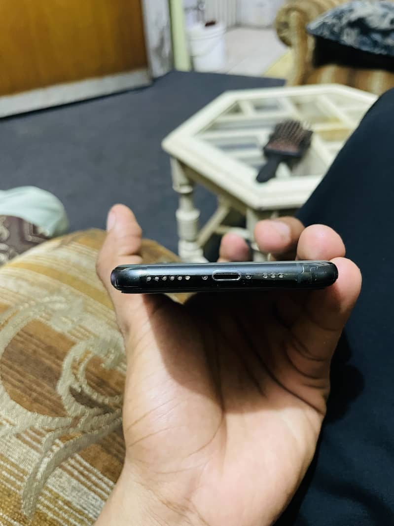 iPhone 11Pro 4