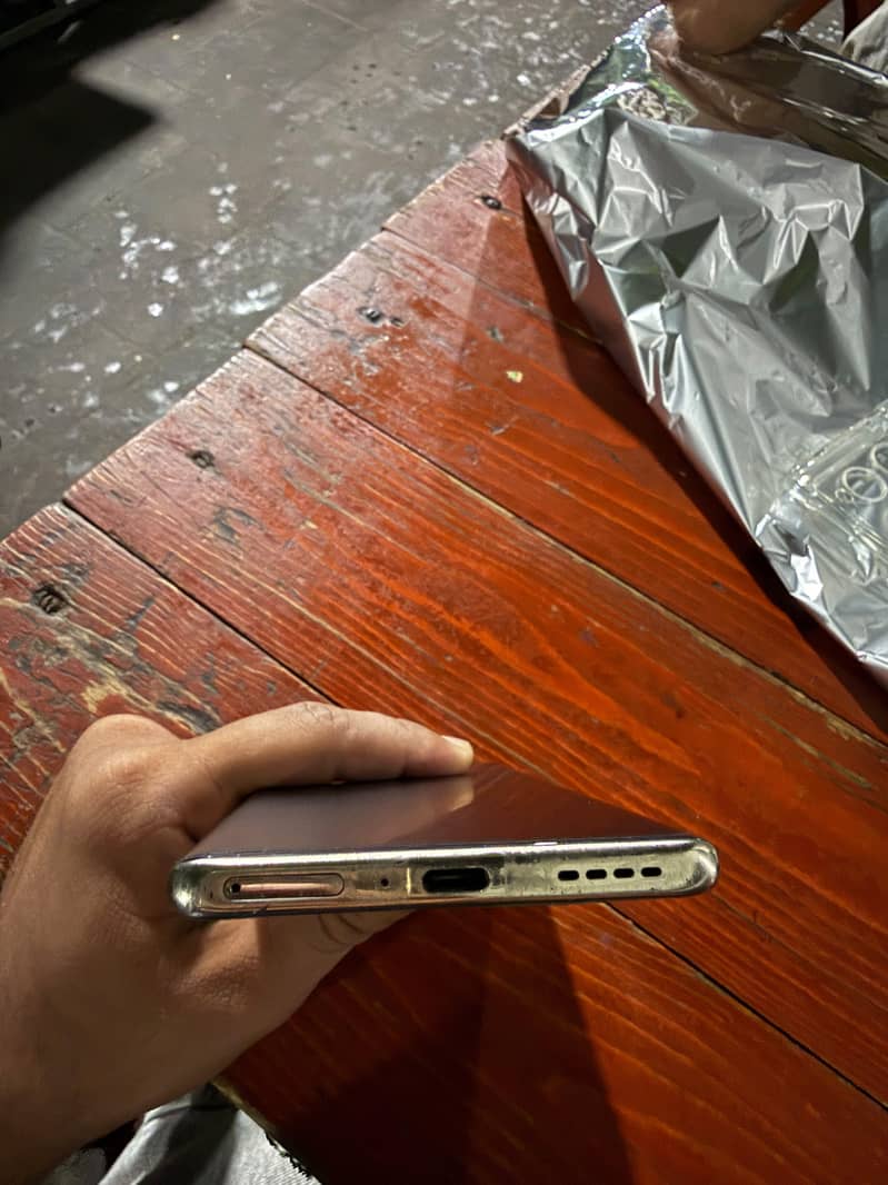 Infinix Note 40 pro 4