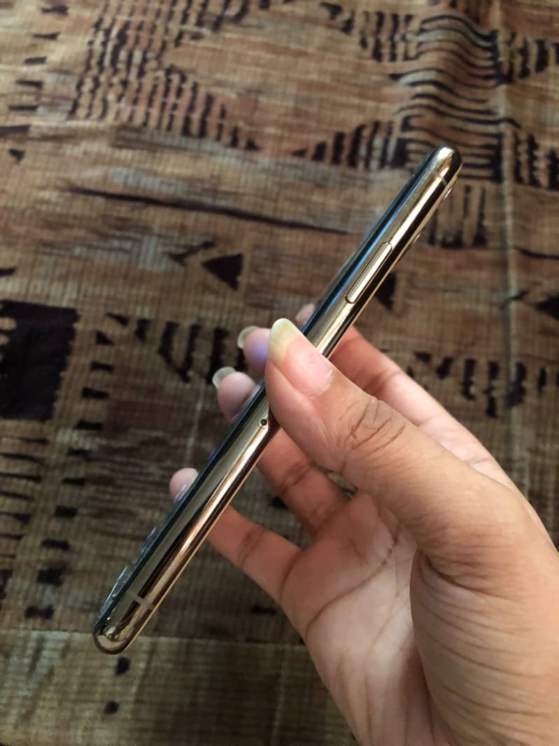 Apple iPhone 11 Pro 2