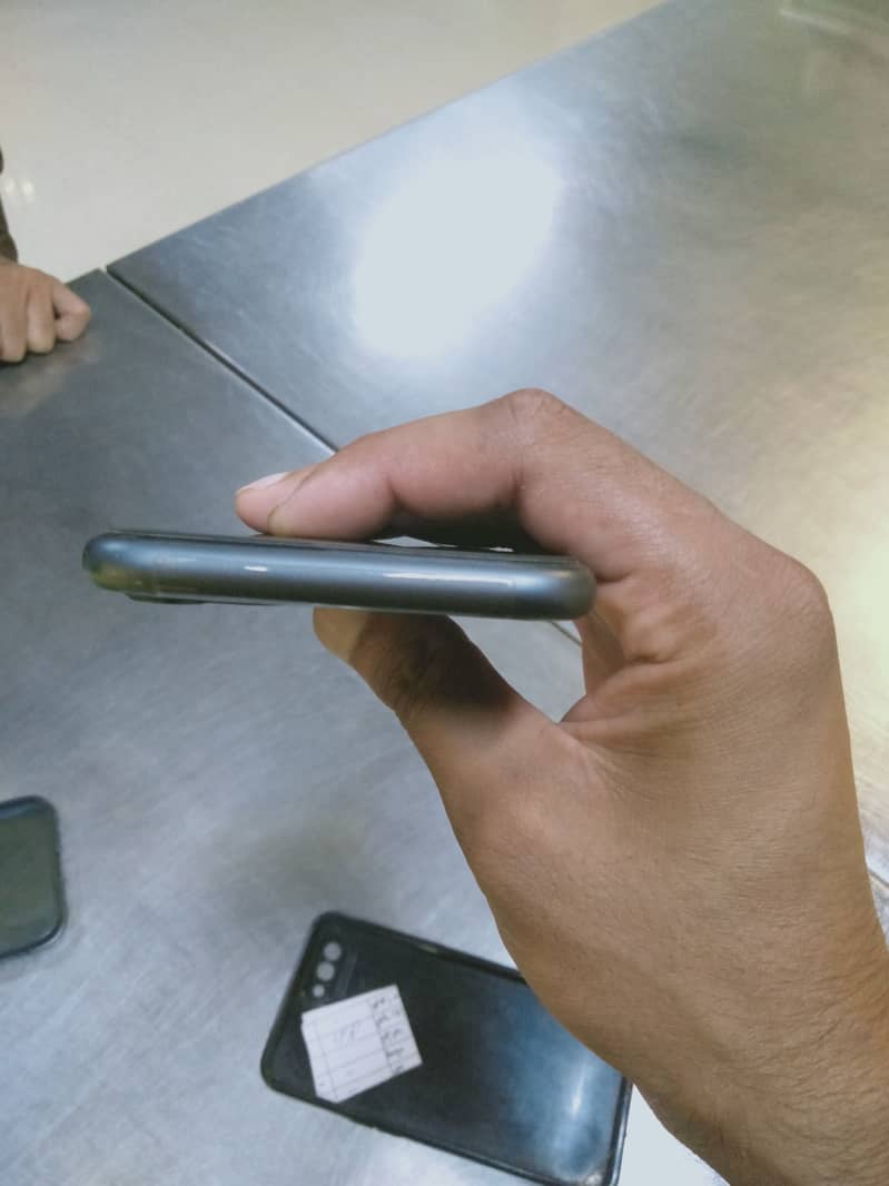 Apple iPhone 11 14