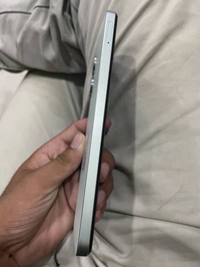 Brand new only box open  realme note 60x