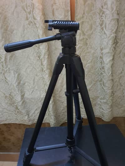 Icon Tripod