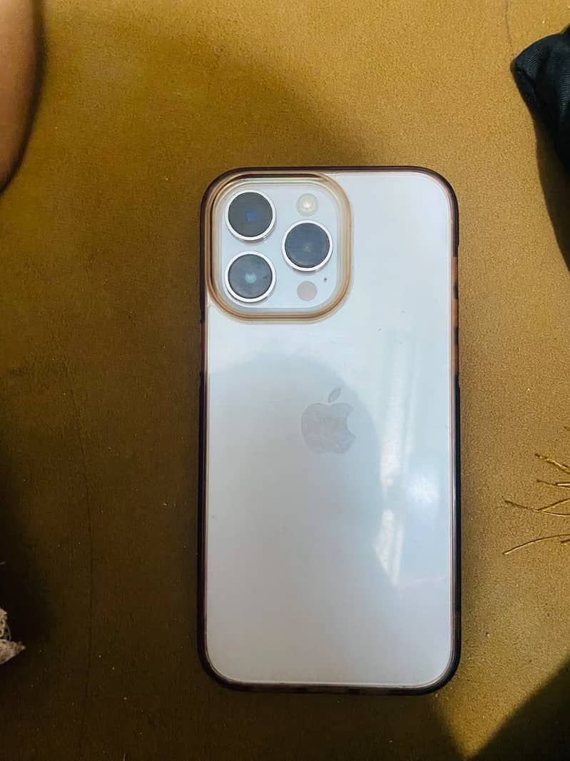 Apple iPhone 14 Pro Max 1