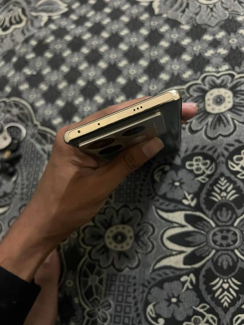 Infinix Note 40 Pro 4