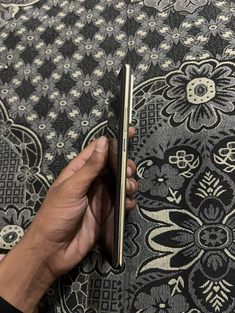 Infinix Note 40 Pro 5