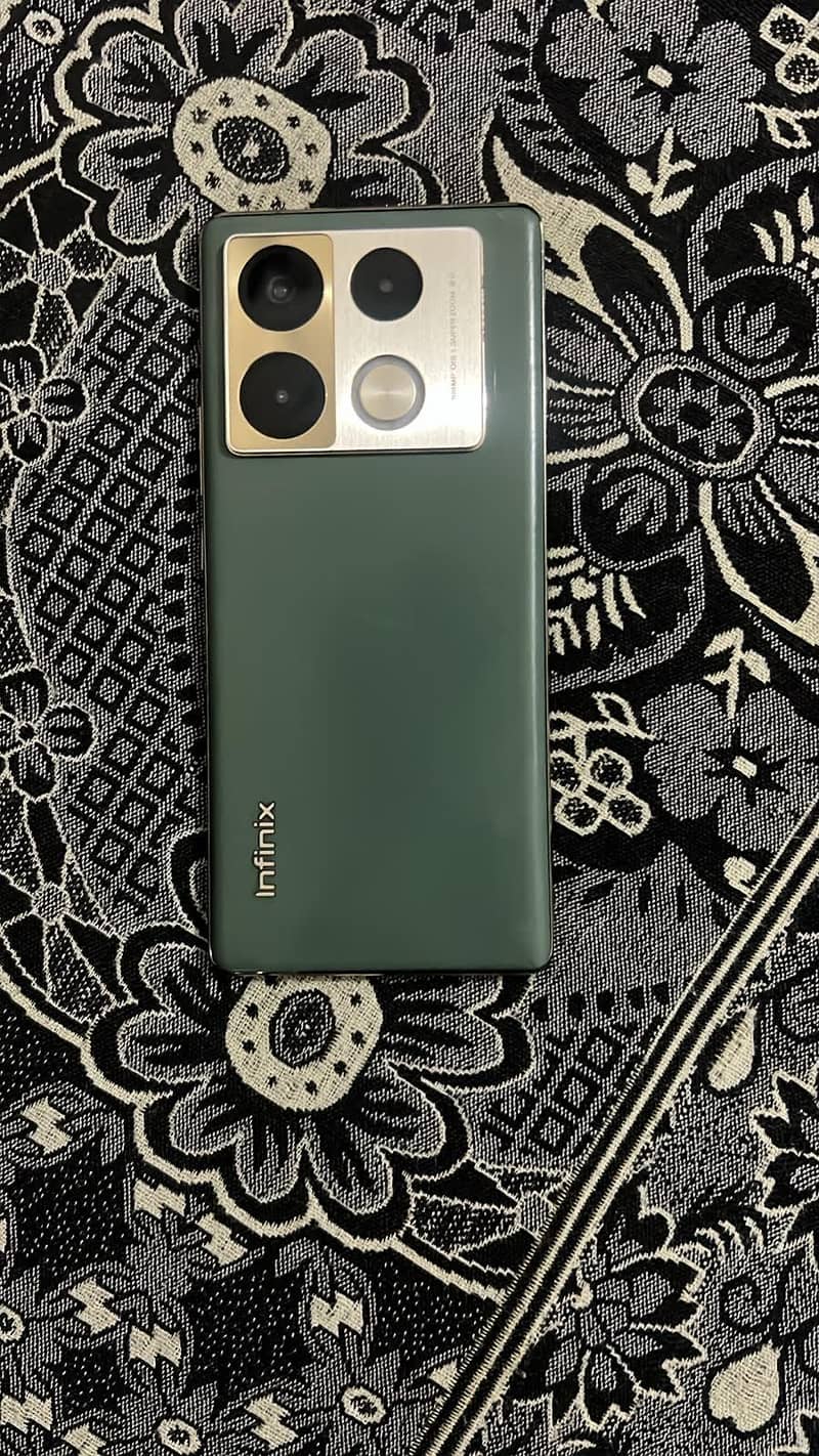 Infinix Note 40 Pro 8