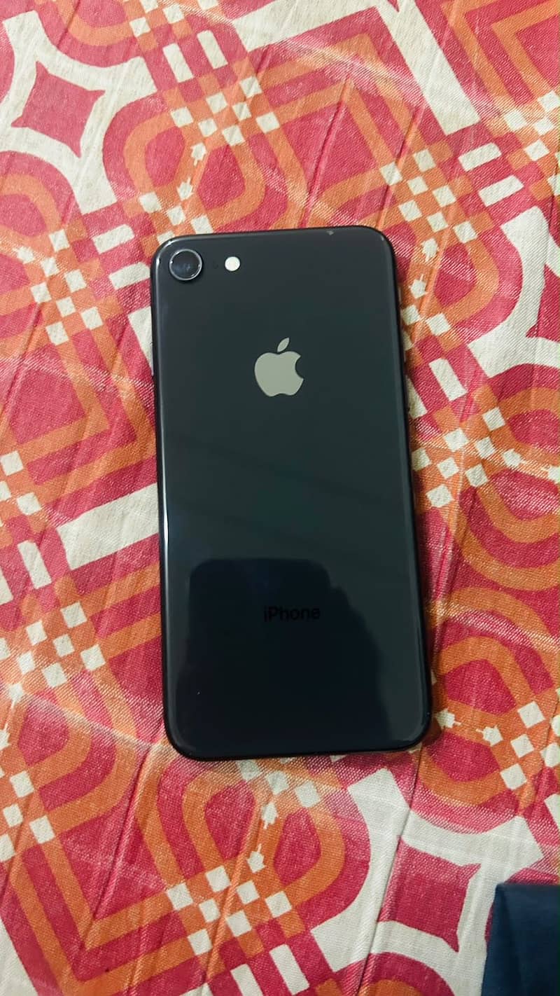 Apple iPhone 8 3