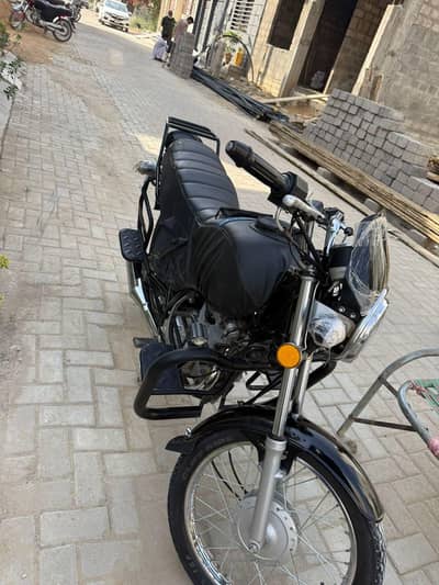 suzuki gs 150 1st owner karachi number 0/3/1/2/2/9/9/2/1/7/9