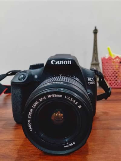 Canon DSLR EOS 1300D with Canon Zoom Lens EF-S 18 - 55mm
