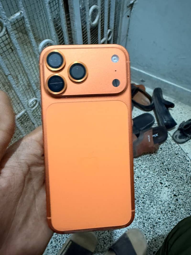 Apple iPhone 17 Pro Max 6